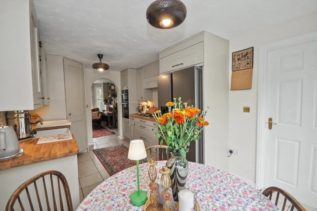 Old Gorse Way, Mawsley, photo 4