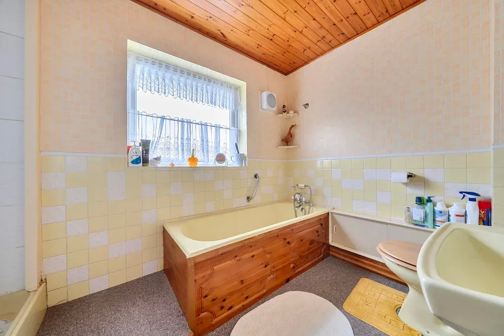 Mill Road, Bletchley, Milton Keynes, Buckinghamshire, MK2 2LD, photo 12