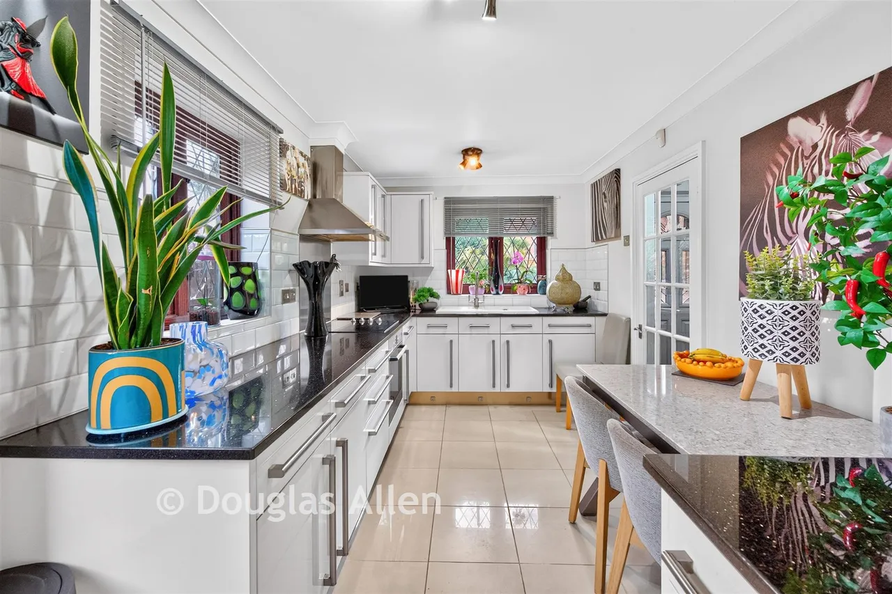 London Road, Billericay, SS12, photo 3
