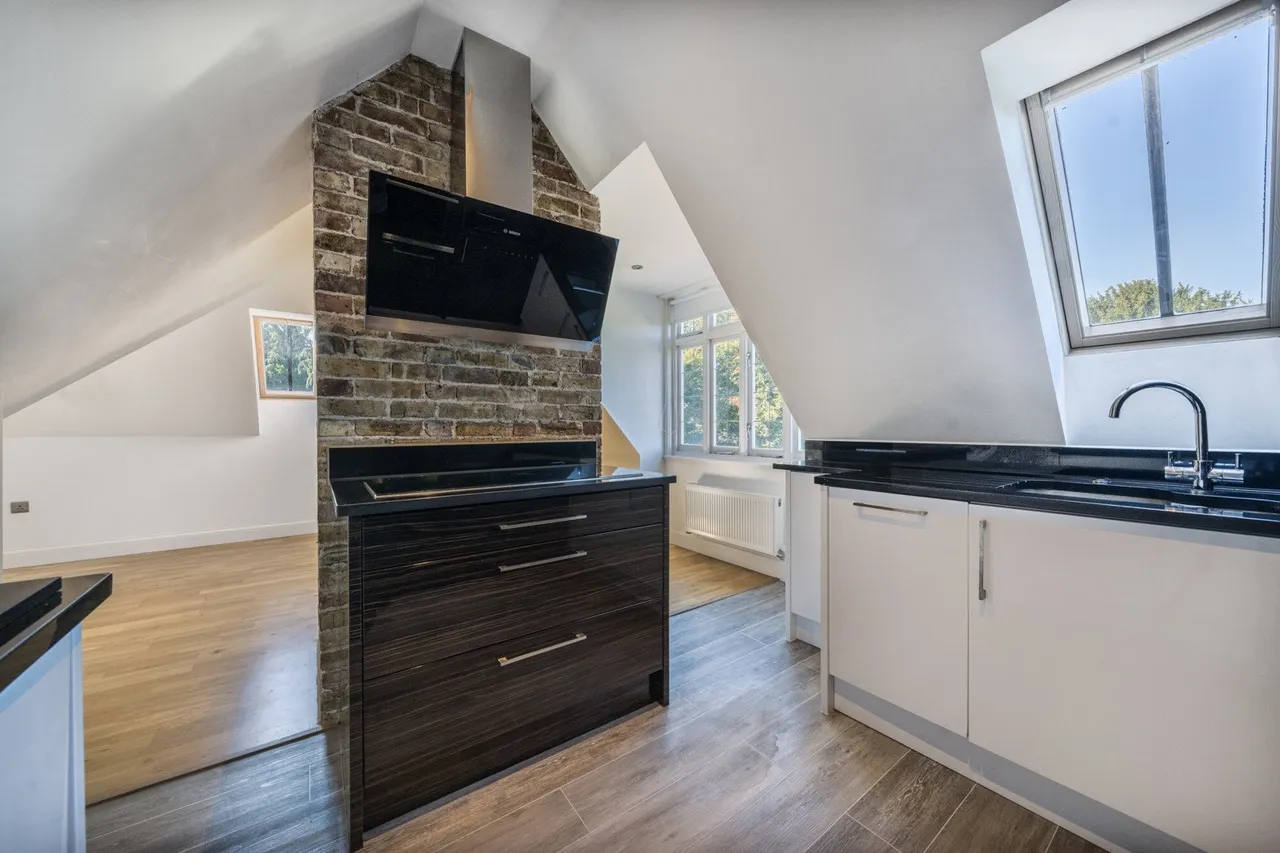 Court Road, Kent, BR6, photo 21