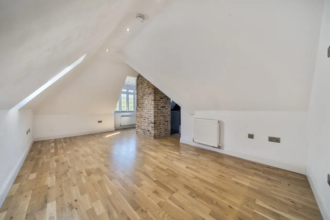 Court Road, Kent, BR6, photo 3