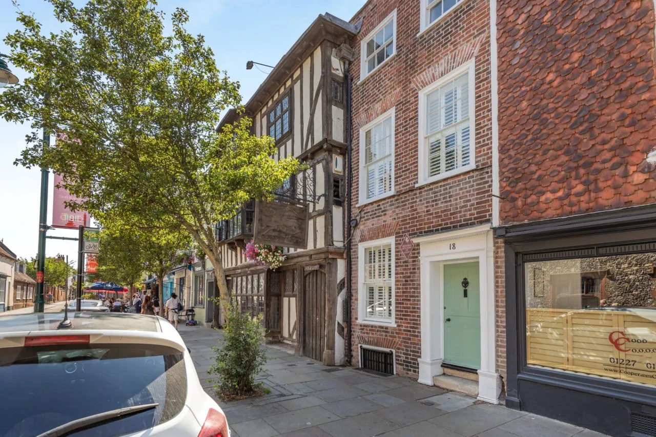 4 bed property for sale — Palace Street, Canterbury, Kent, CT1 2DZ