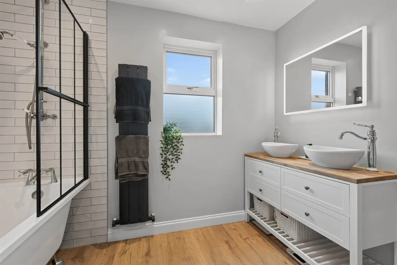 Fourth Avenue, Bay Lands, BT20, photo 26