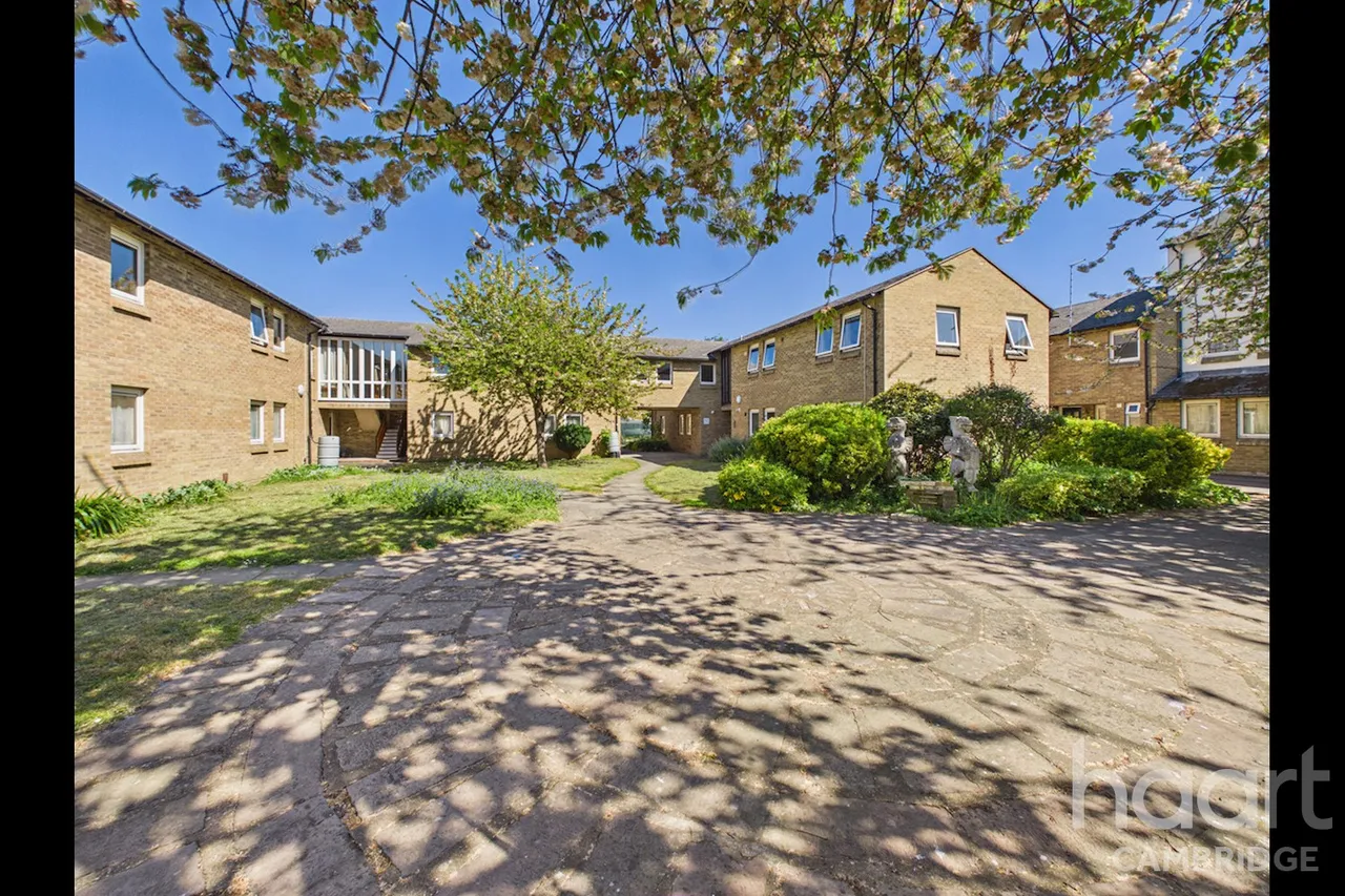 1 bed flat for sale, Russell Court, Cambridge, CB2