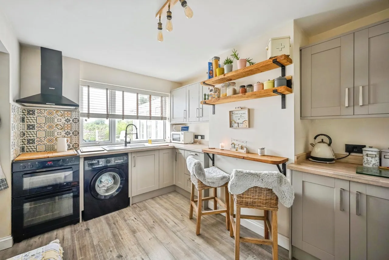 Greenfields, Hixon, ST18, photo 6