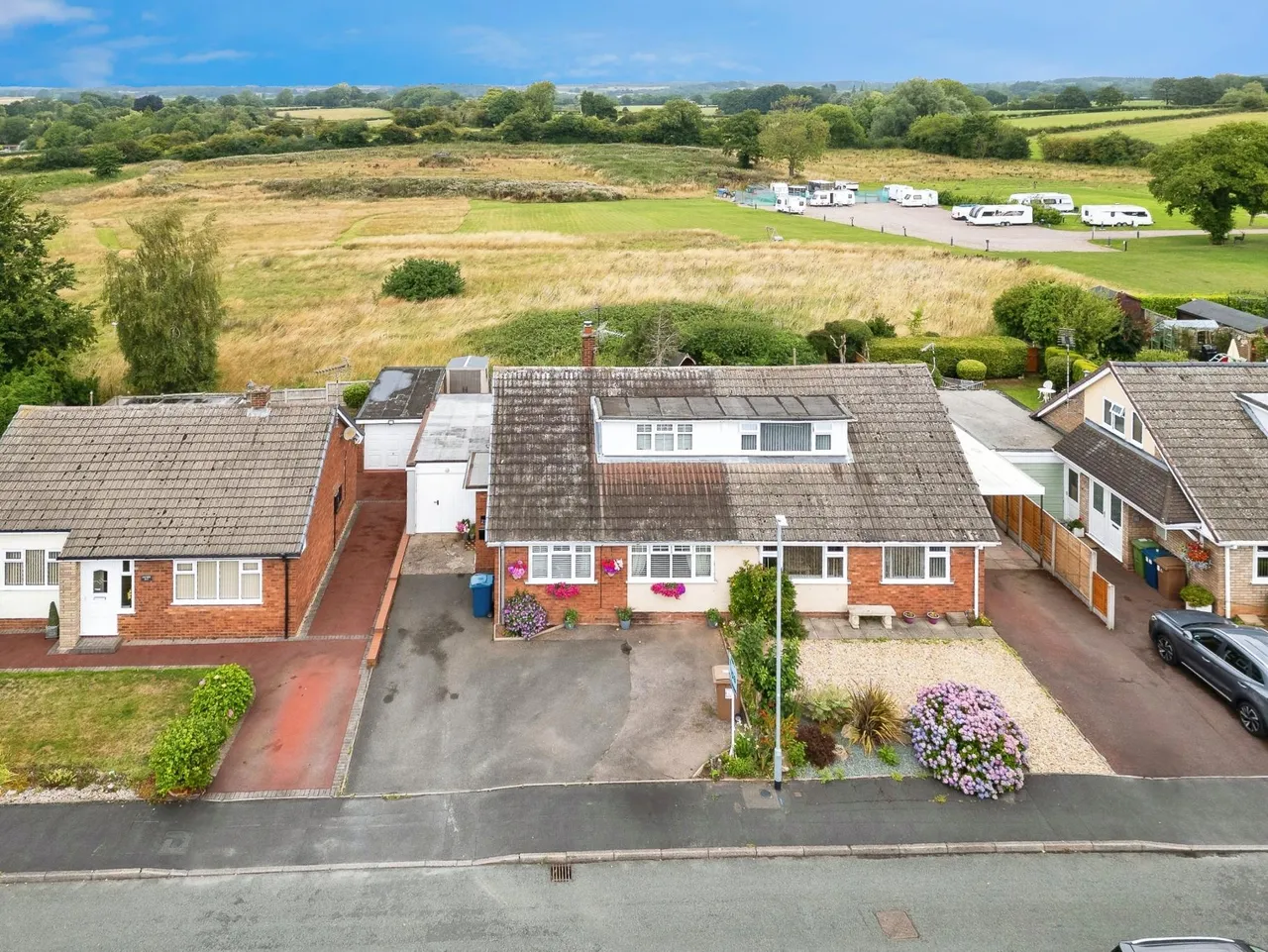Greenfields, Hixon, ST18, photo 2