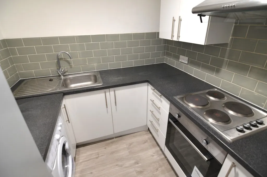 Studio flat to rent in Knights Manor Way, Dartford, DA1 5SH, photo 7