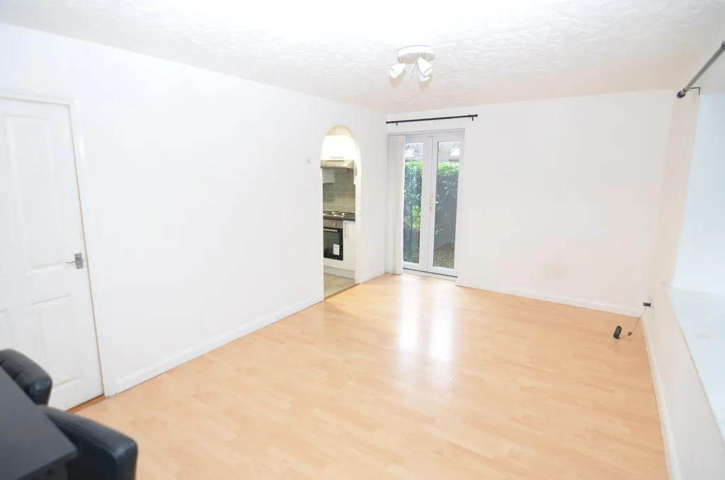 Studio flat to rent in Knights Manor Way, Dartford, DA1 5SH, photo 4