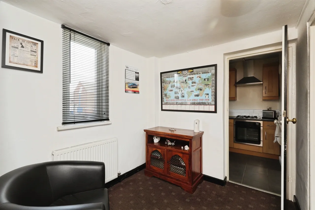 Tait Avenue, Edlington, DN12, photo 9
