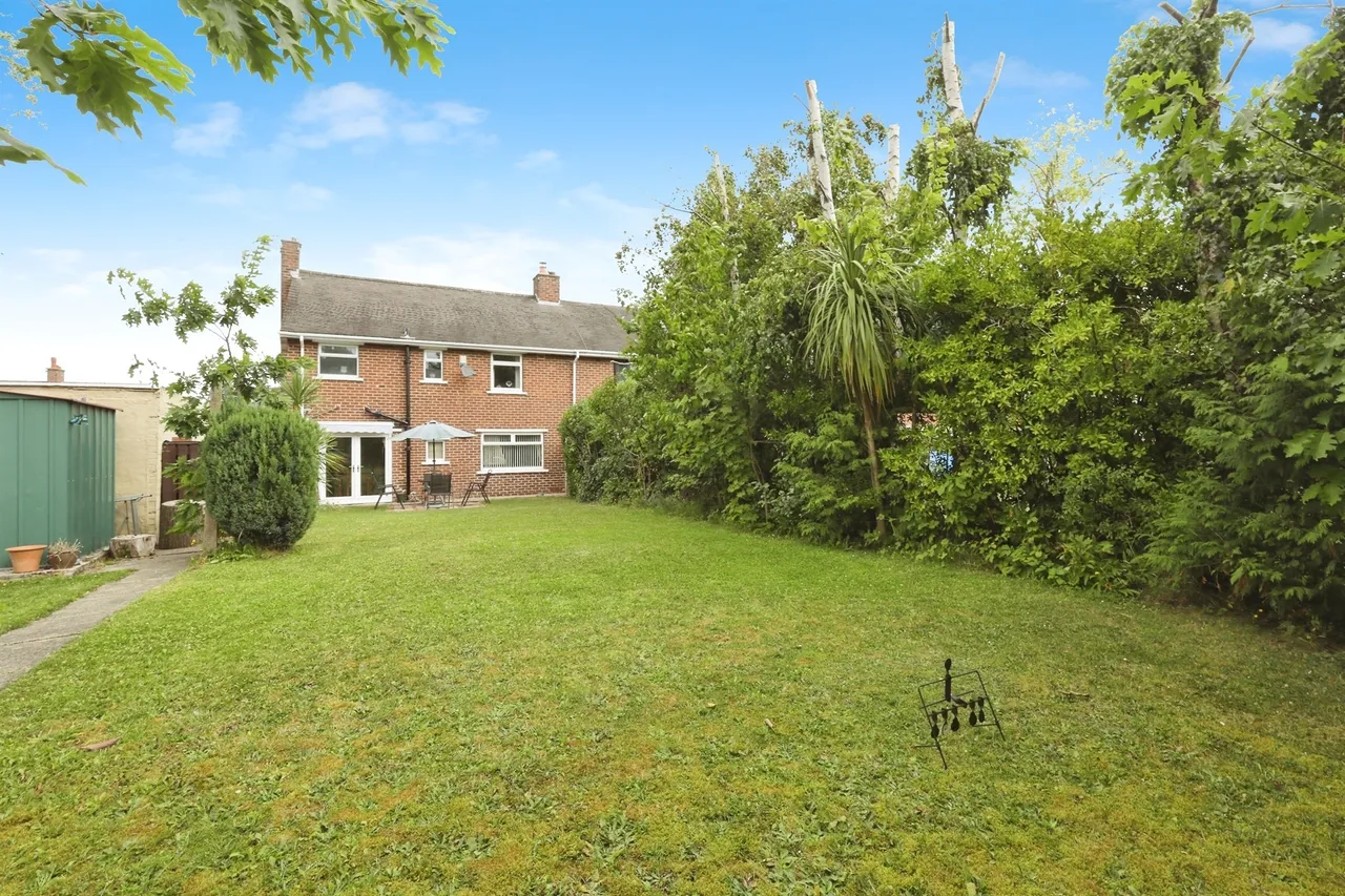 Tait Avenue, Edlington, DN12, photo 17