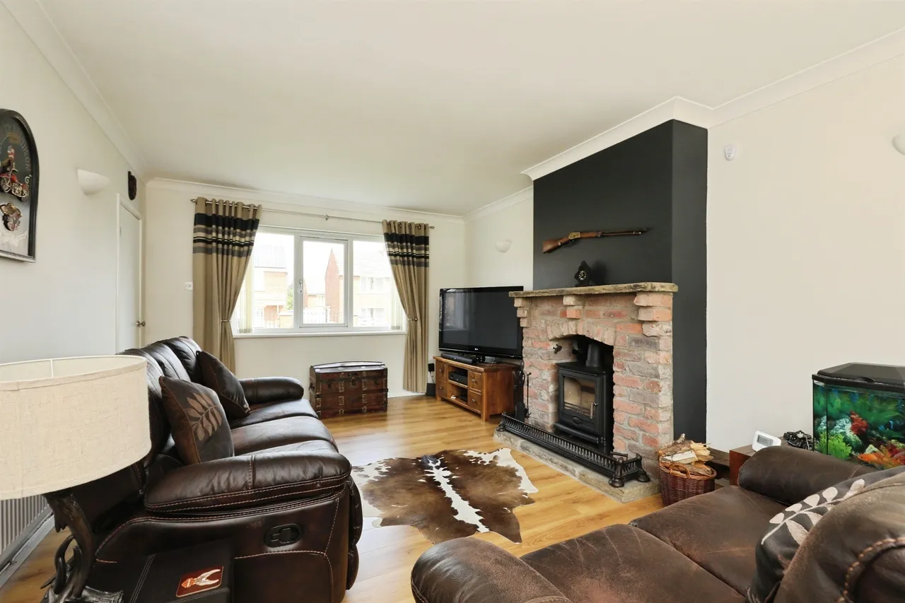 Tait Avenue, Edlington, DN12, photo 7