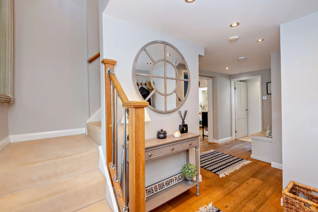 Warfield Street, Warfield, RG42, photo 7