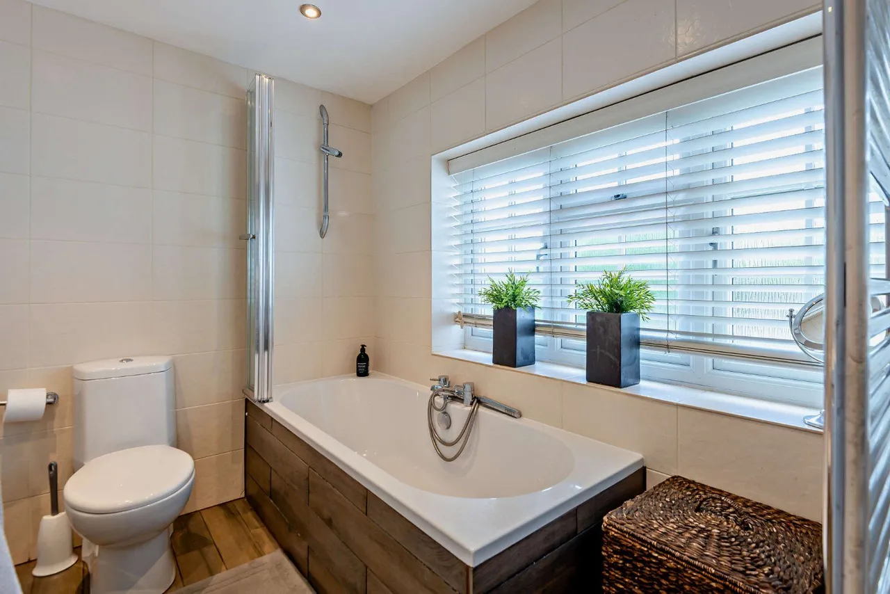 Warfield Street, Warfield, RG42, photo 14