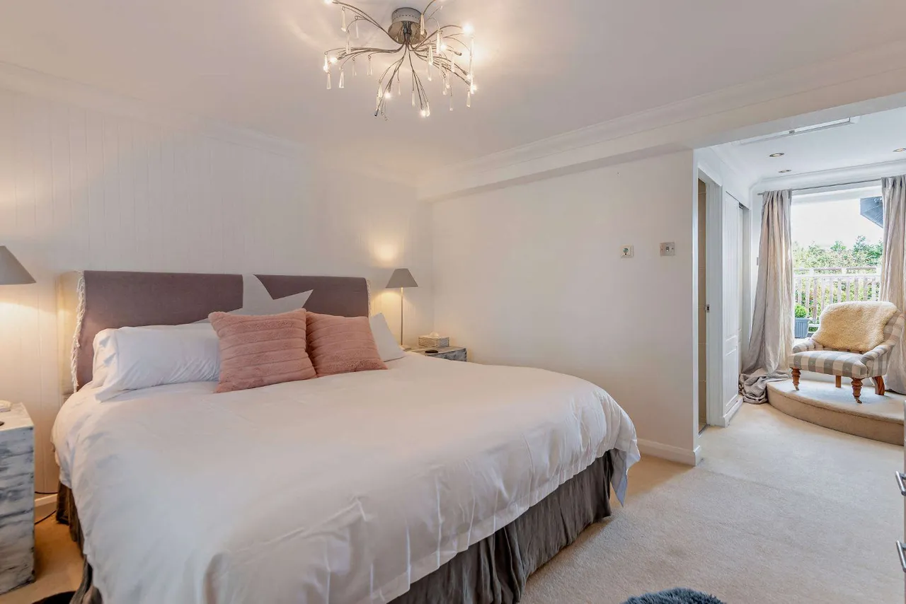 Warfield Street, Warfield, RG42, photo 8