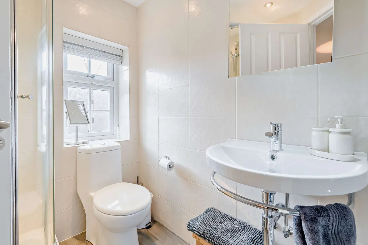 Warfield Street, Warfield, RG42, photo 12