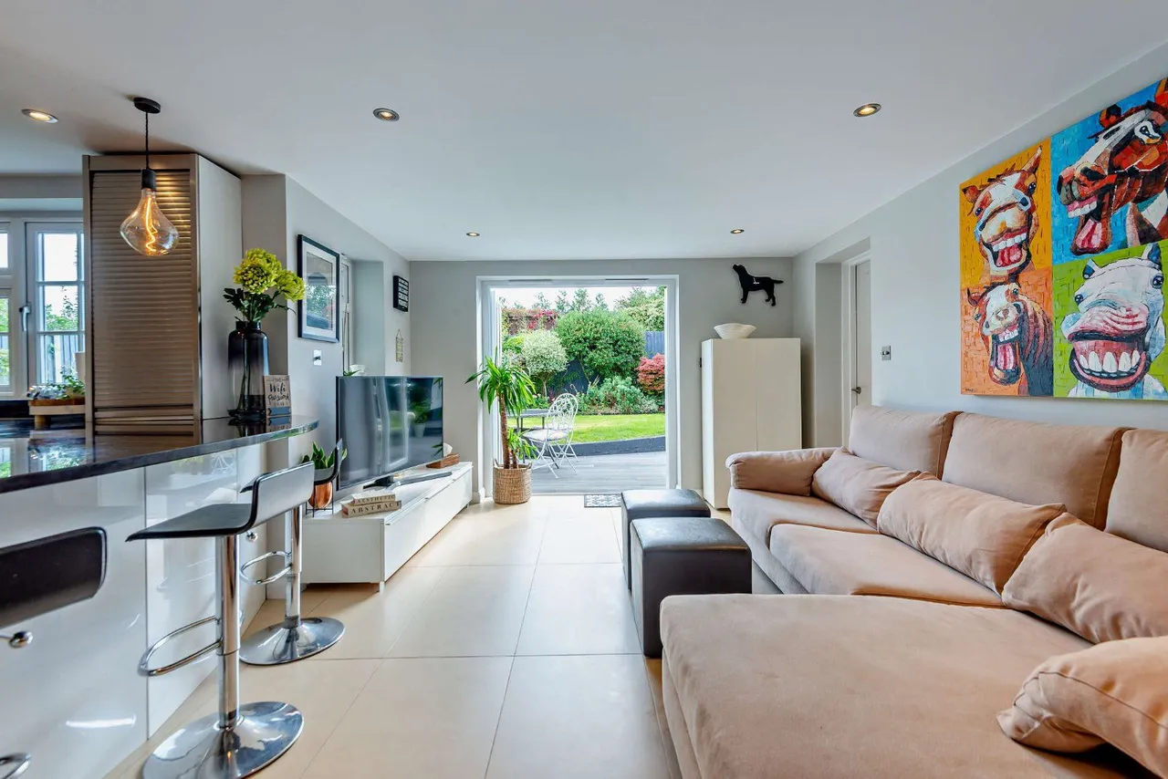 Warfield Street, Warfield, RG42, photo 5