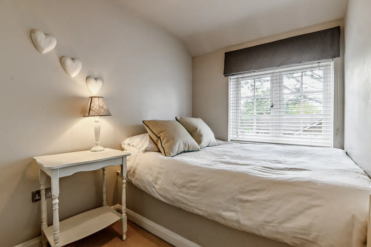 Warfield Street, Warfield, RG42, photo 15