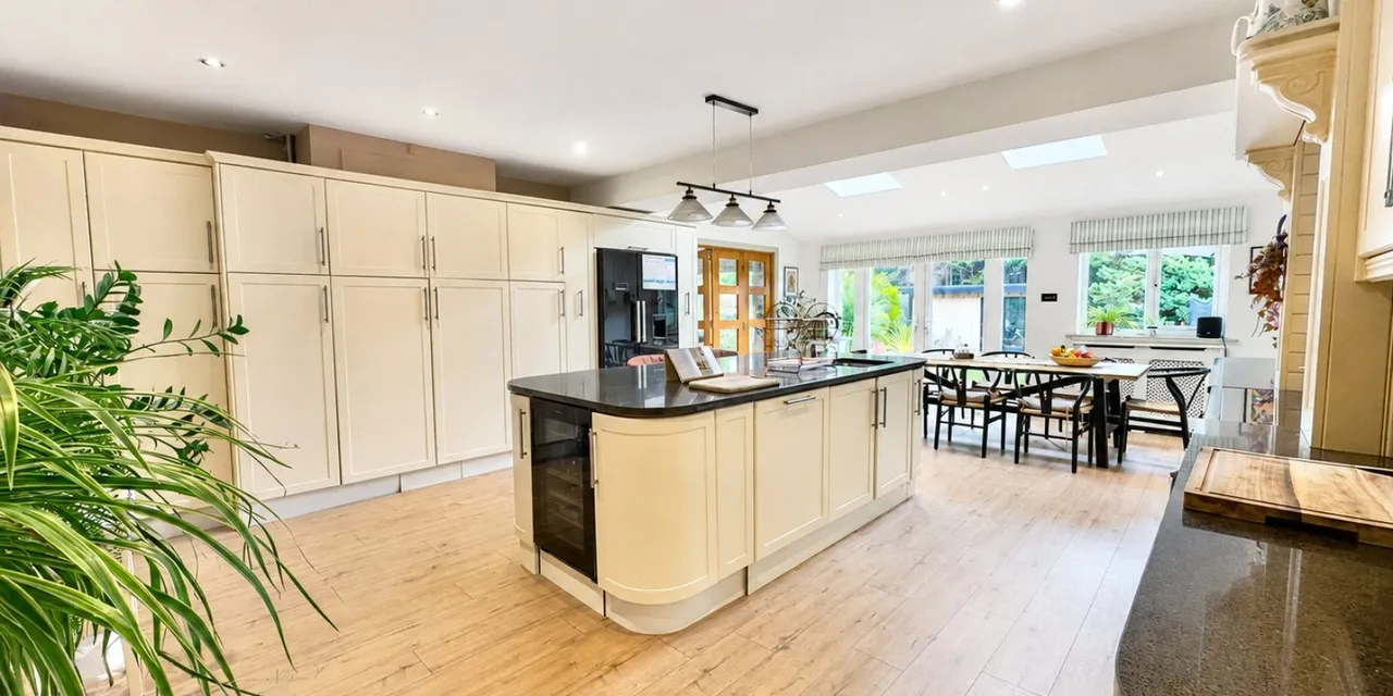 Barnston Road, Heswall, CH60, photo 2