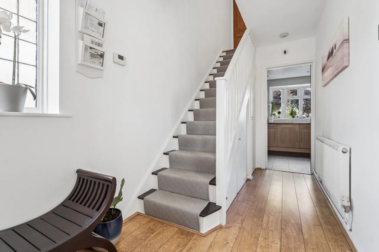 Coates Way, Watford, WD25, photo 2
