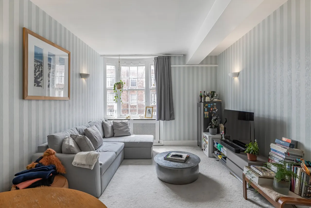 1 bed flat for sale, Porchester Road, Bayswater, W2