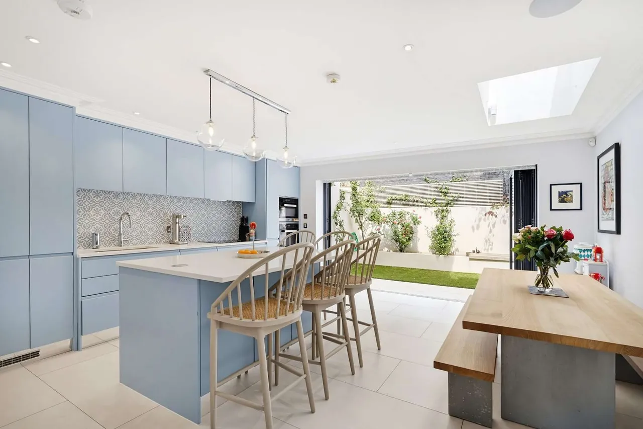 Kersley Street, London, SW11 4PR, photo 5