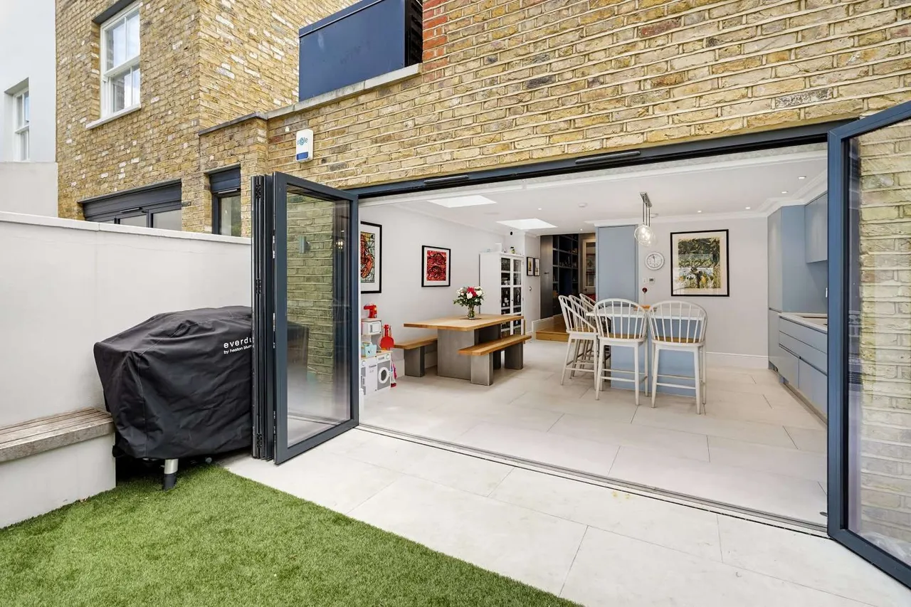 Kersley Street, London, SW11 4PR, photo 6