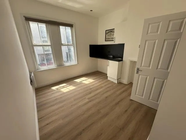 flat to rent — Harrow Road, London