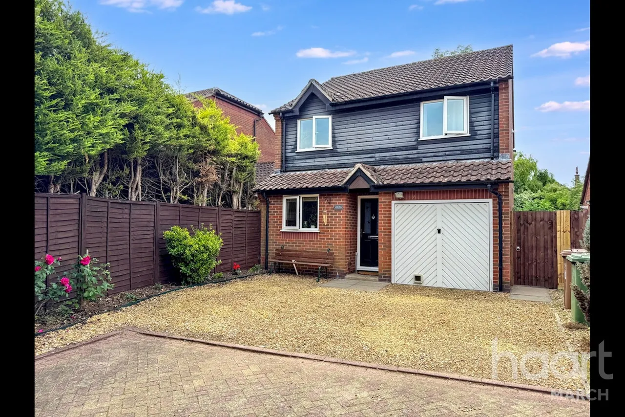 4 bed house for sale, The Green, March, PE15