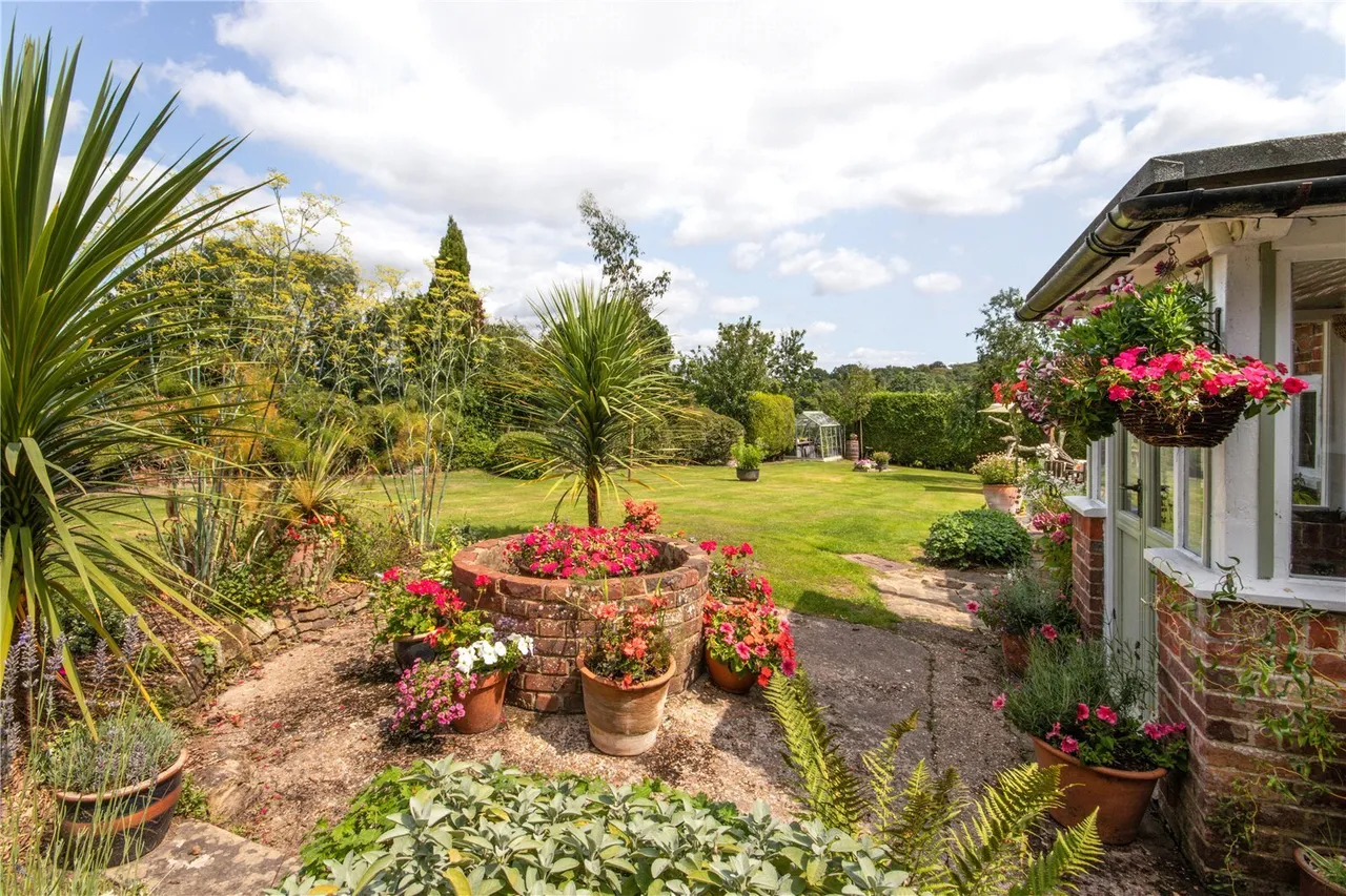 Tanhouse Lane, Peasmarsh, TN31, photo 13