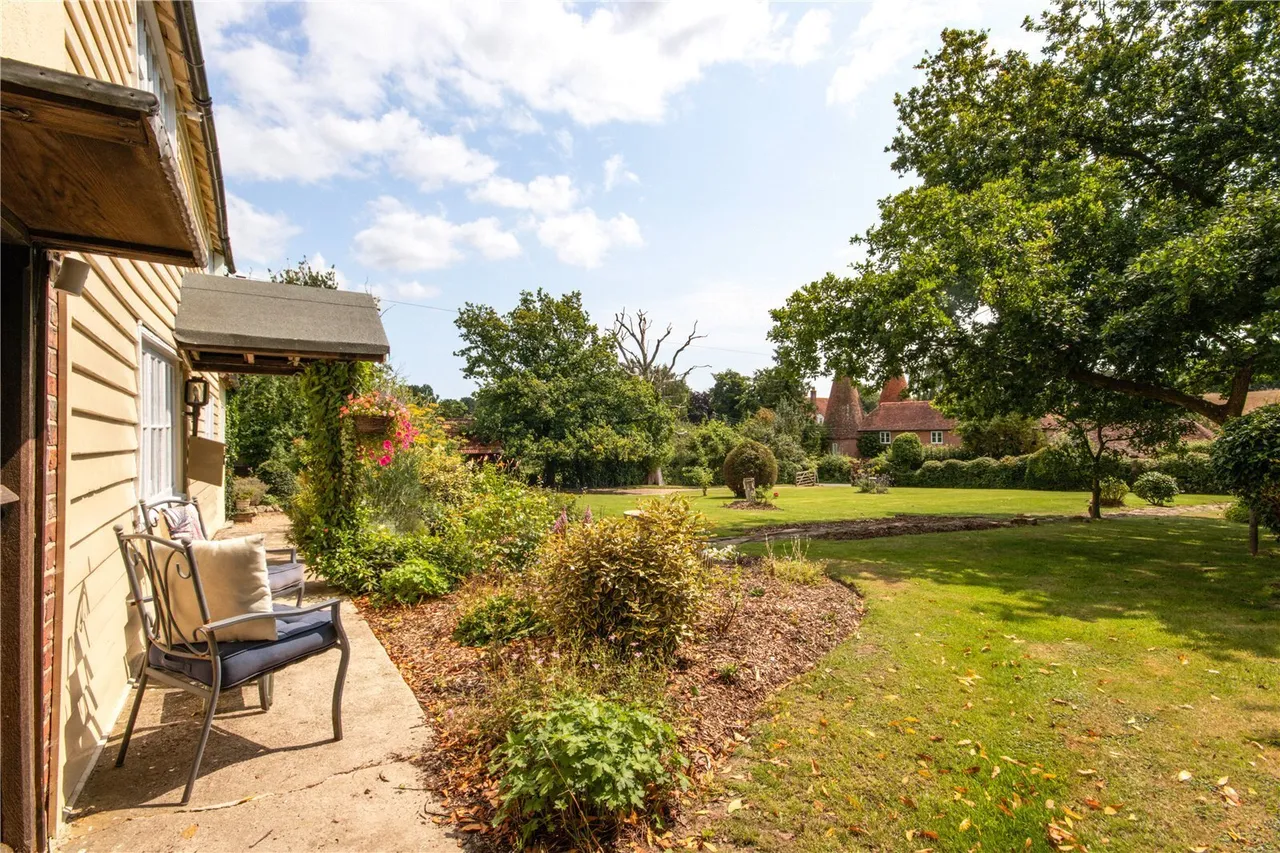 Tanhouse Lane, Peasmarsh, TN31, photo 12