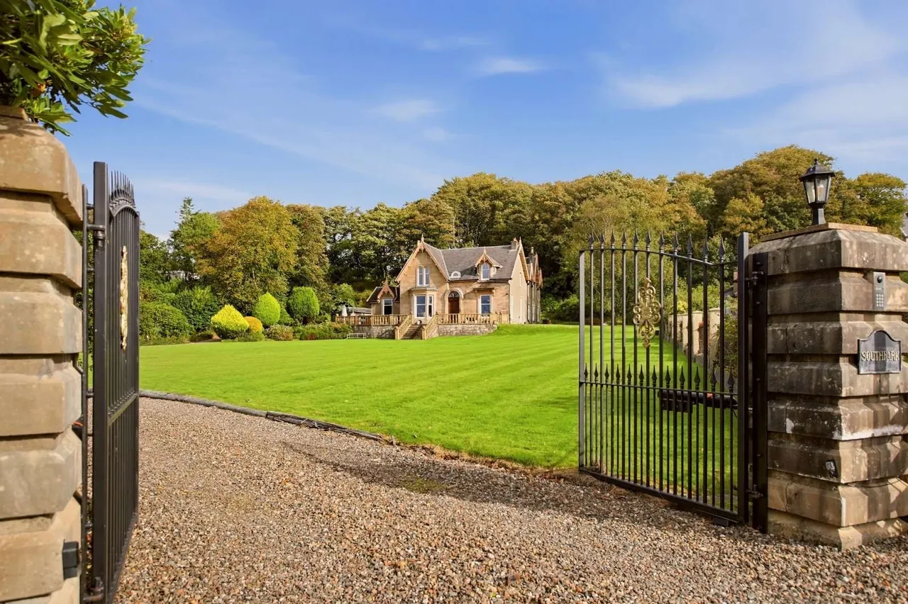 Shore Road, Cove, G84, photo 26