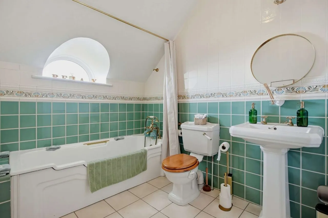 Shore Road, Cove, G84, photo 18
