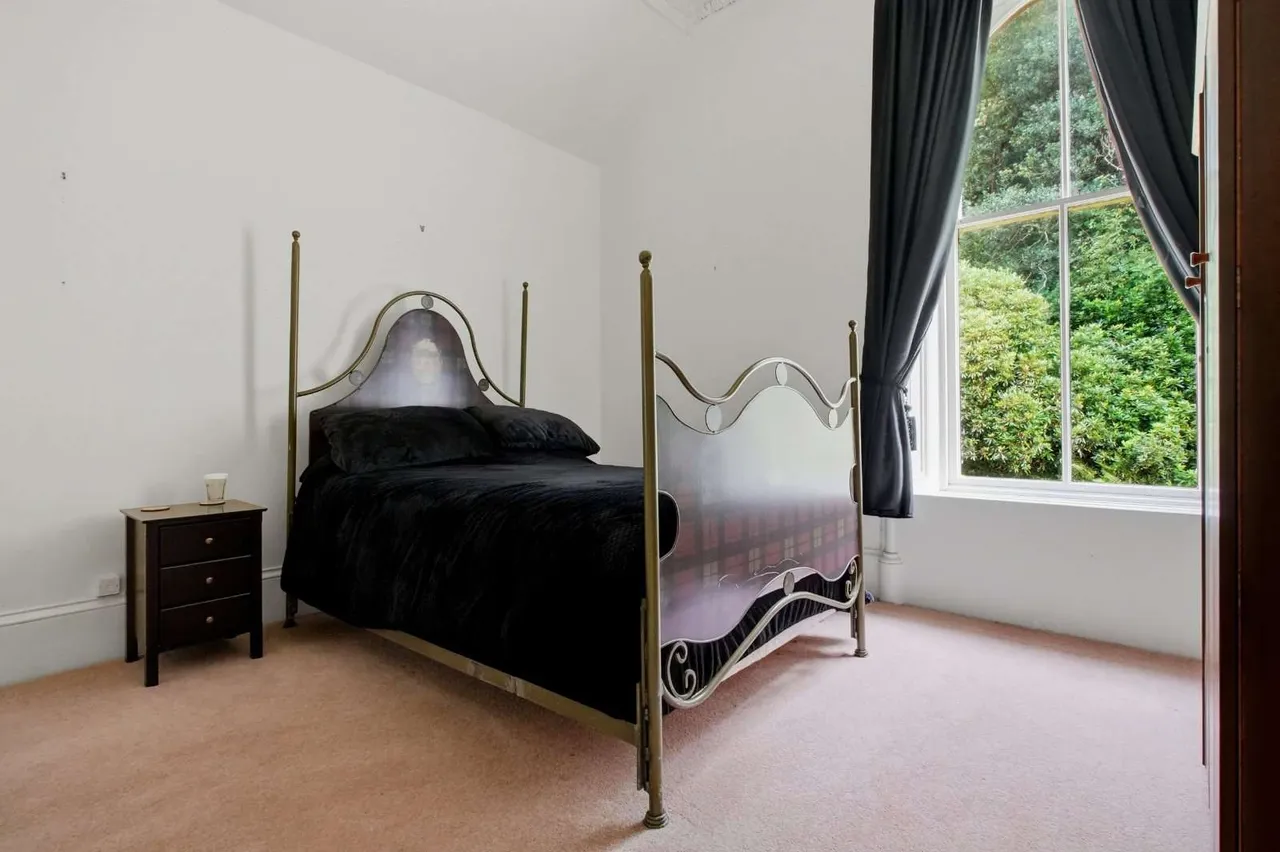 Shore Road, Cove, G84, photo 16