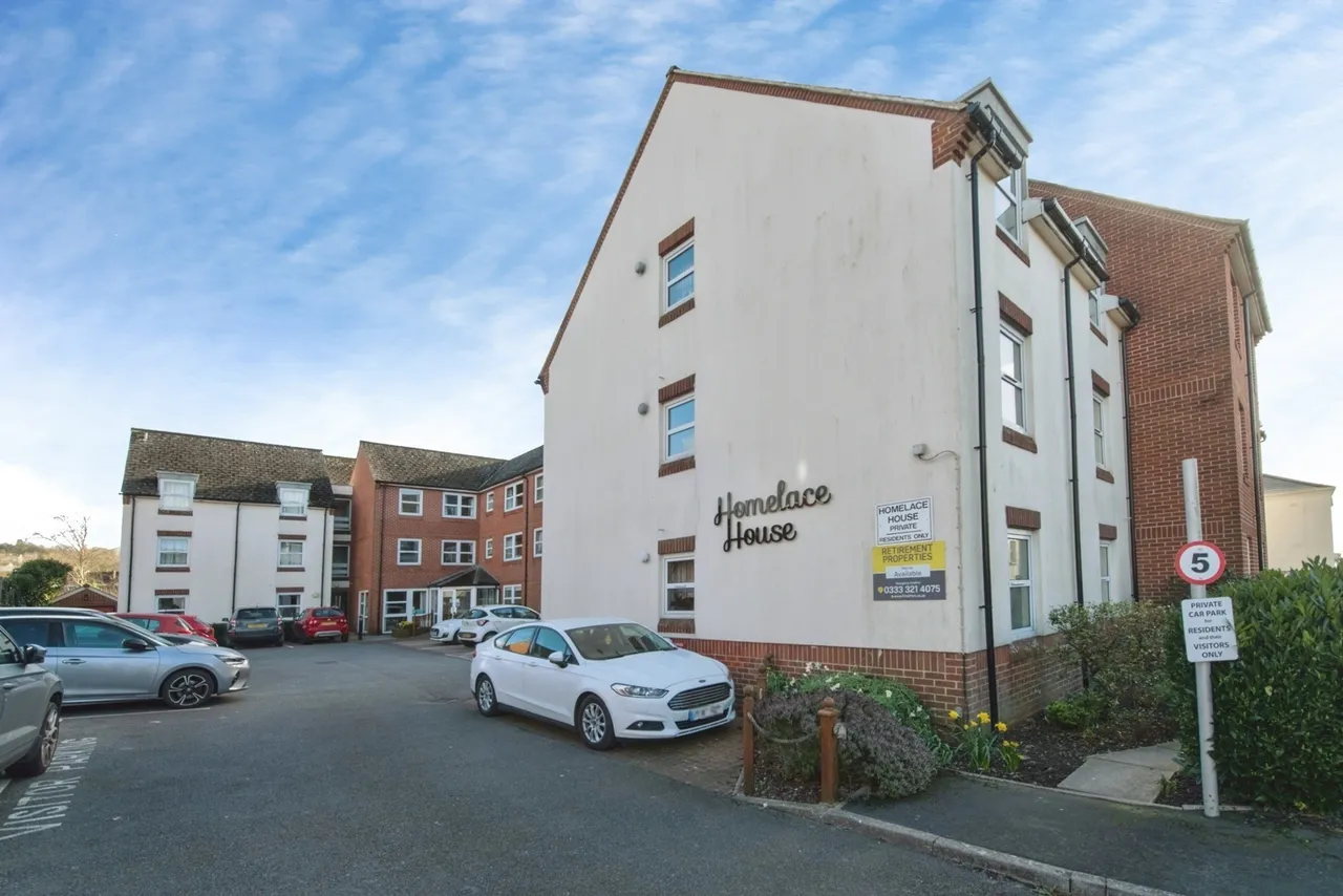 1 bed flat for sale, King Street, Honiton, EX14