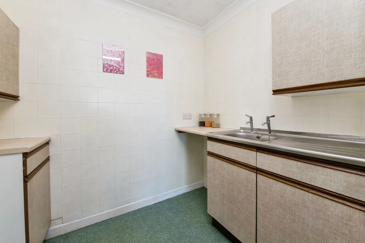 King Street, Honiton, EX14, photo 13