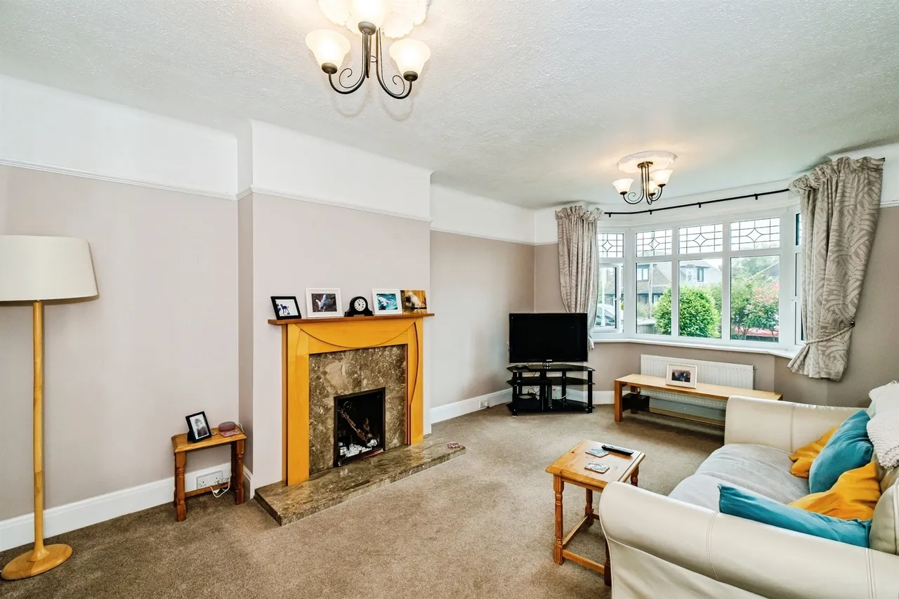 Seamill Park Crescent, Worthing, photo 3