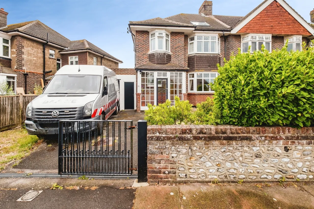 4 bed house for sale — Seamill Park Crescent, Worthing