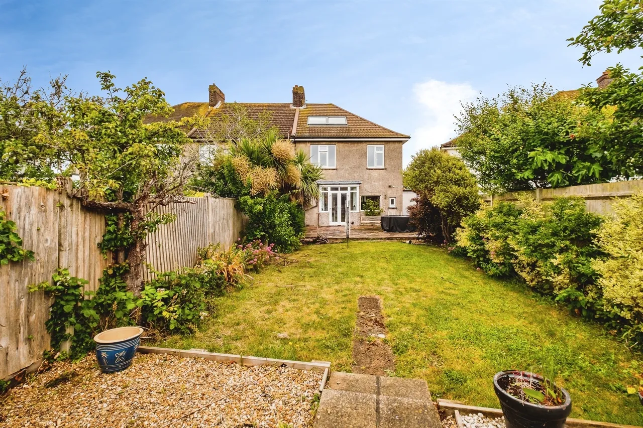 Seamill Park Crescent, Worthing, photo 7