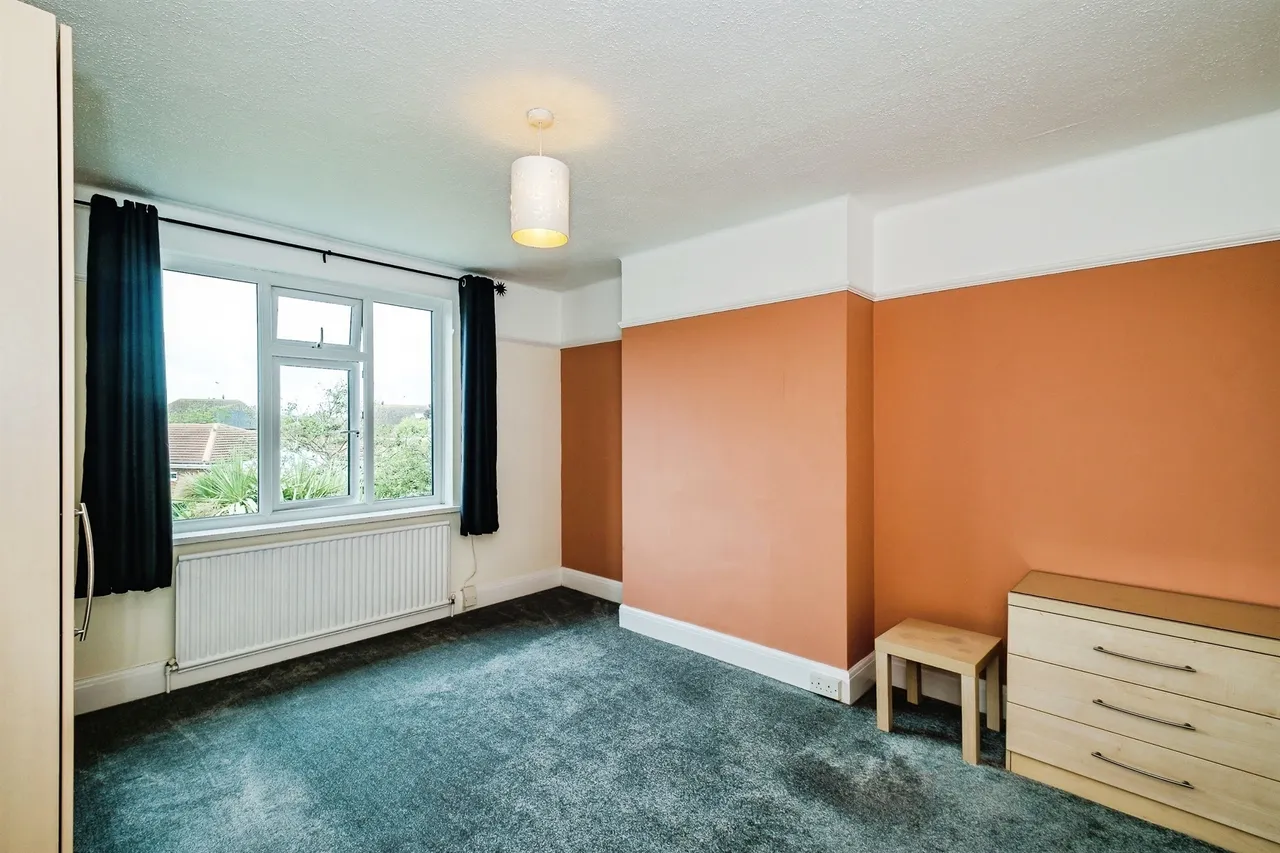 Seamill Park Crescent, Worthing, photo 11