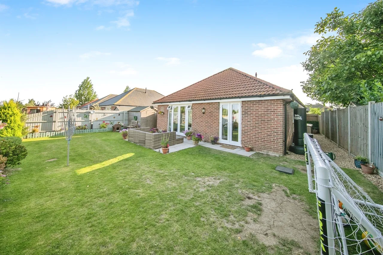 Whitegates Court, Little Clacton, CO16, photo 14