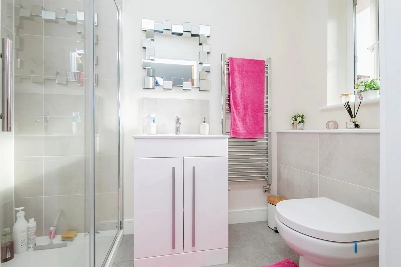 Whitegates Court, Little Clacton, CO16, photo 9