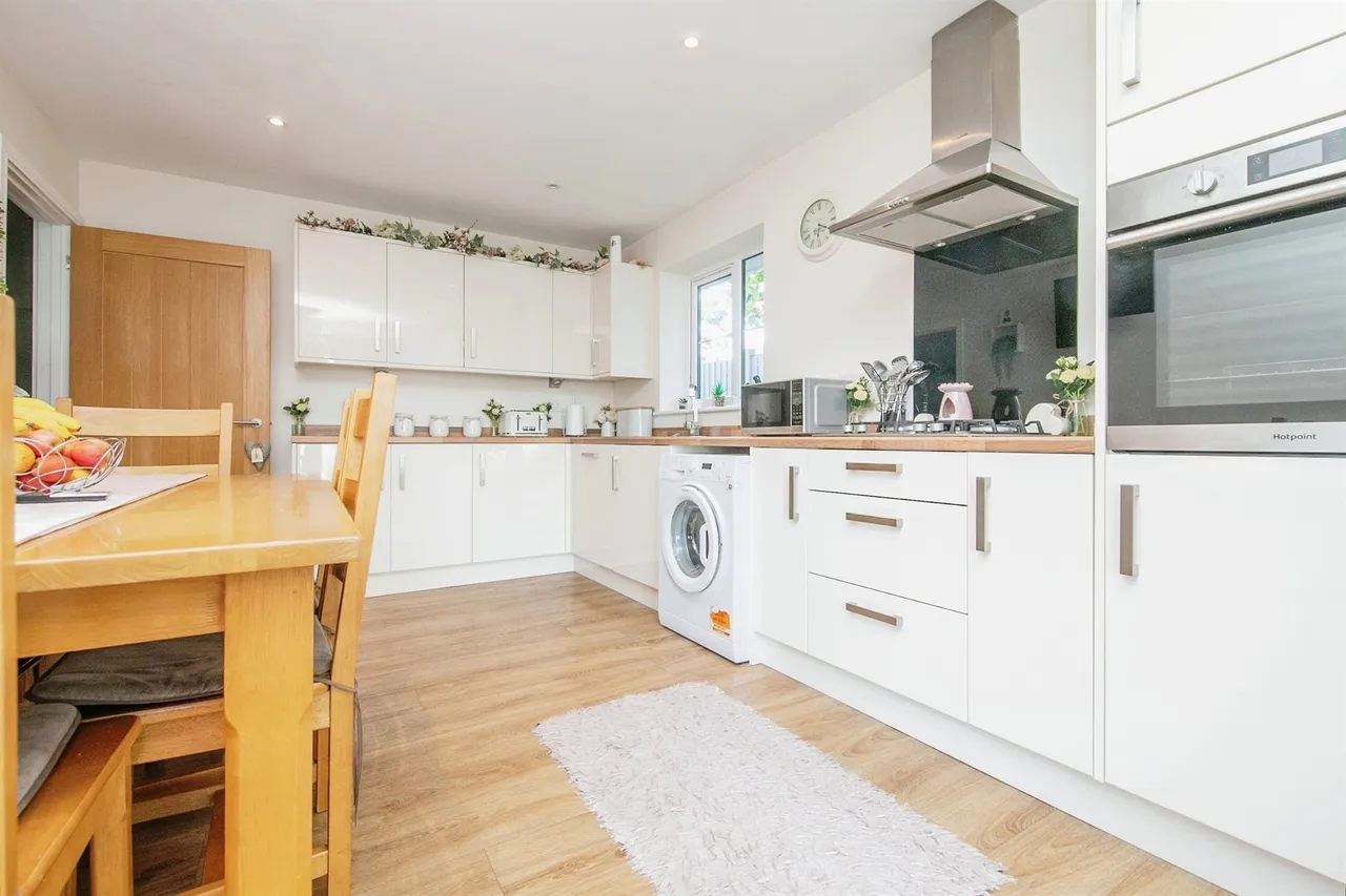 Whitegates Court, Little Clacton, CO16, photo 4