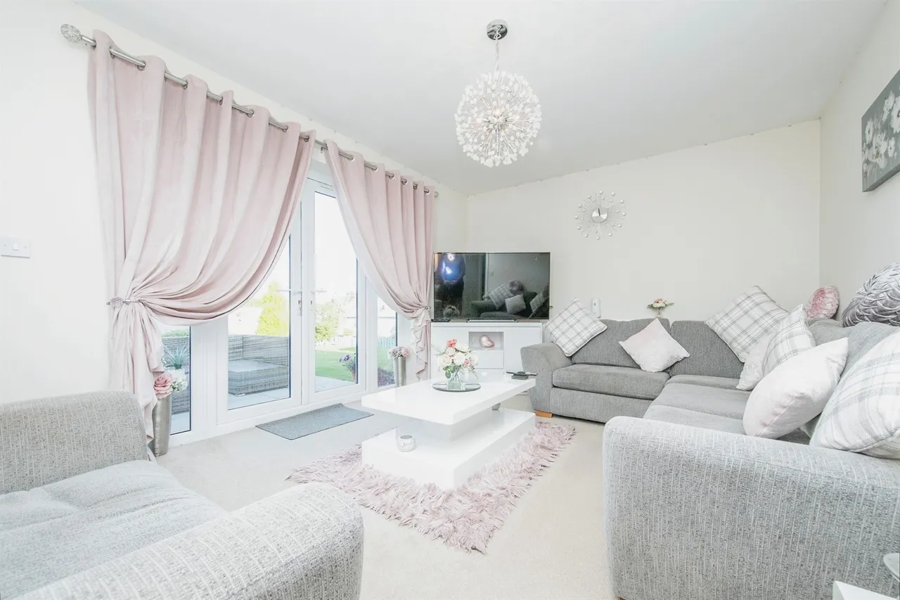 Whitegates Court, Little Clacton, CO16, photo 2