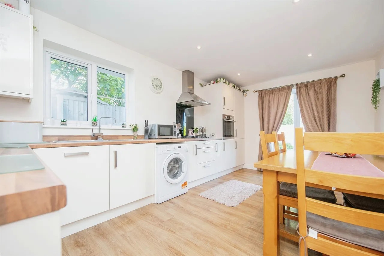Whitegates Court, Little Clacton, CO16, photo 3