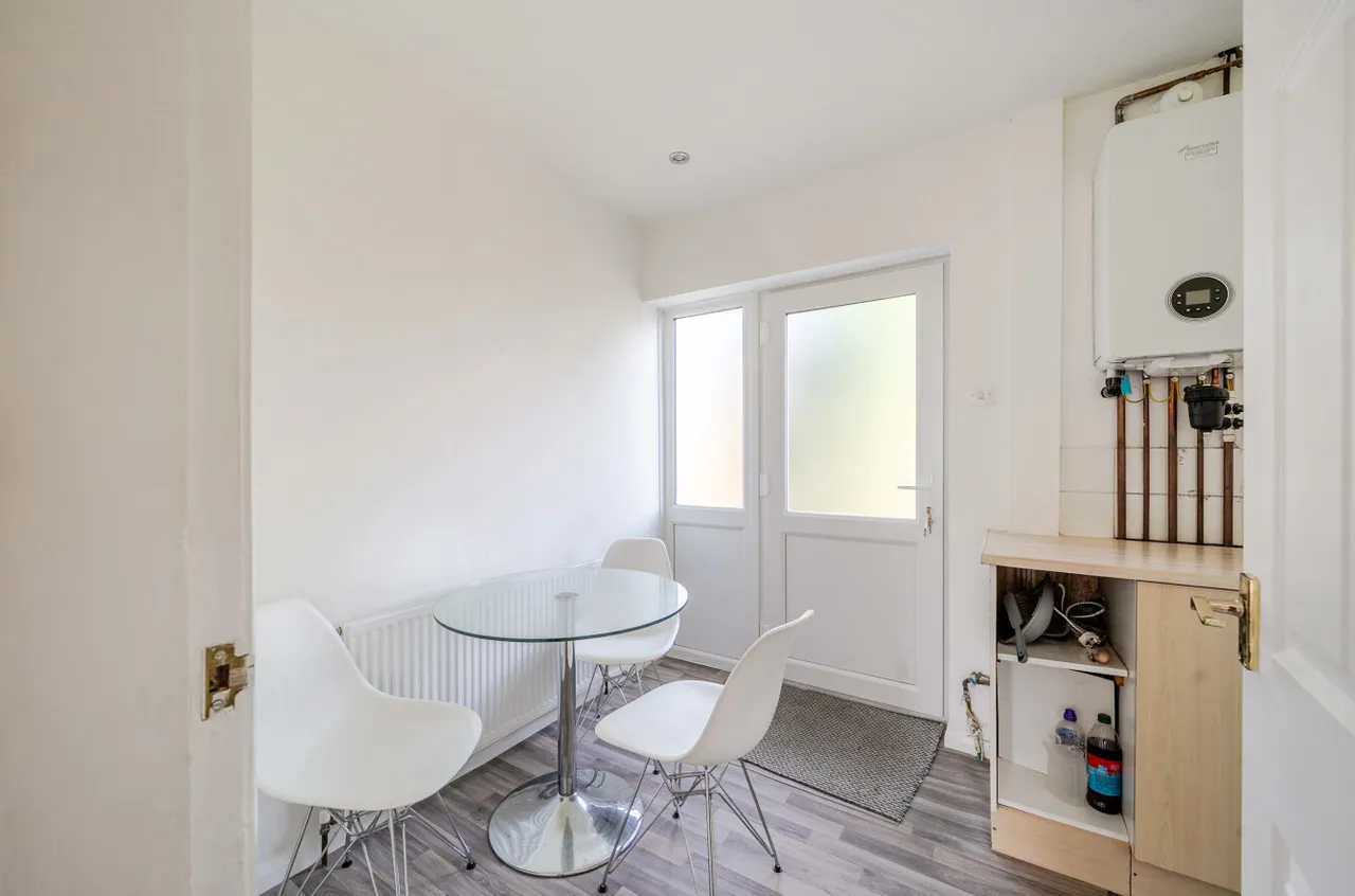 Brookhill Close, Alwoodley, LS17, photo 10