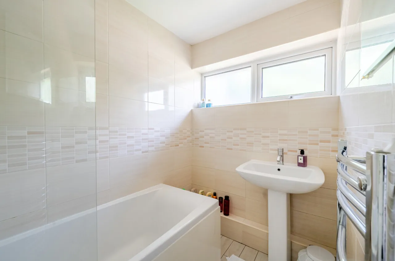 Brookhill Close, Alwoodley, LS17, photo 18