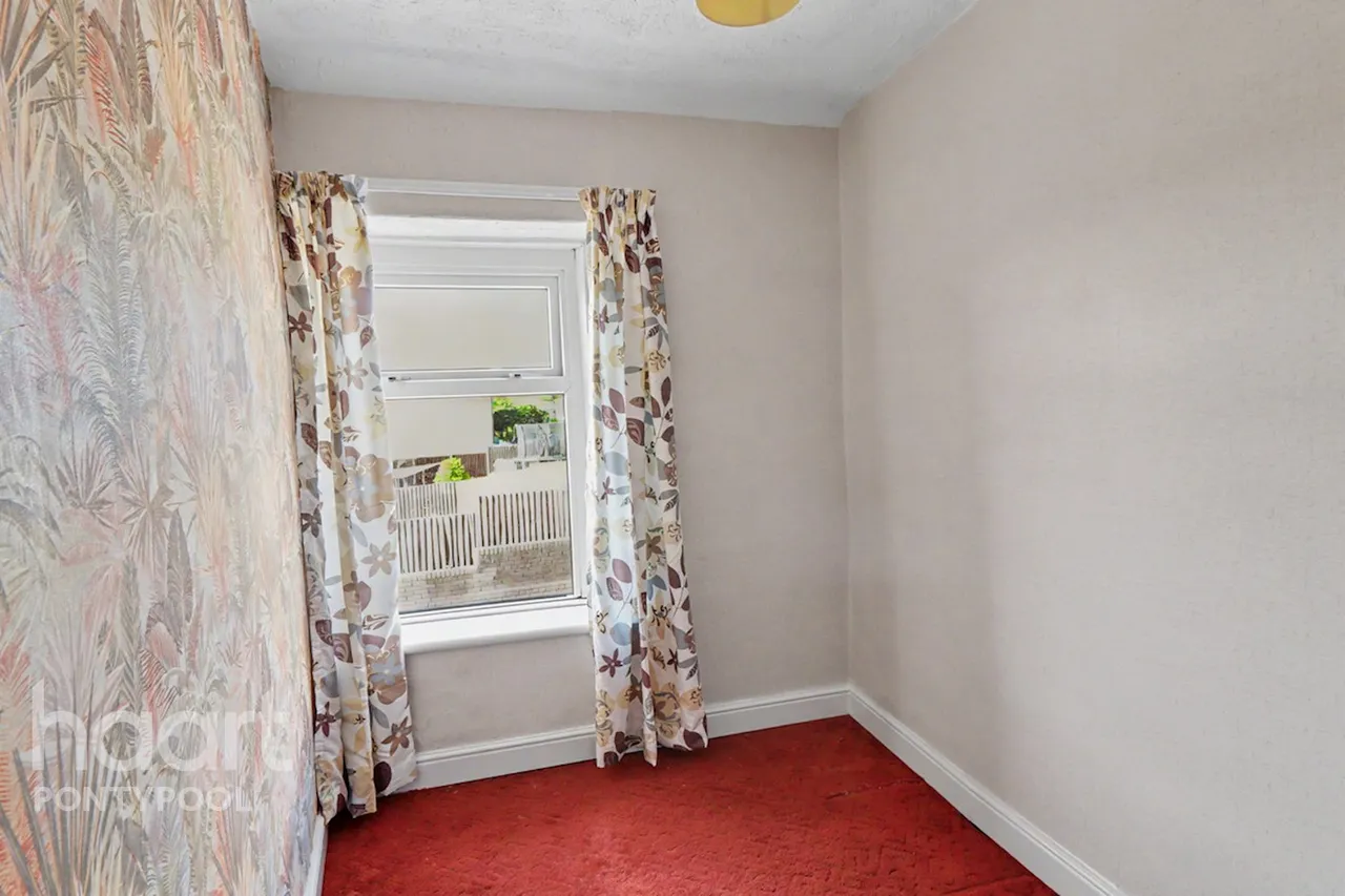 South Street, Pontypool, NP4, photo 10