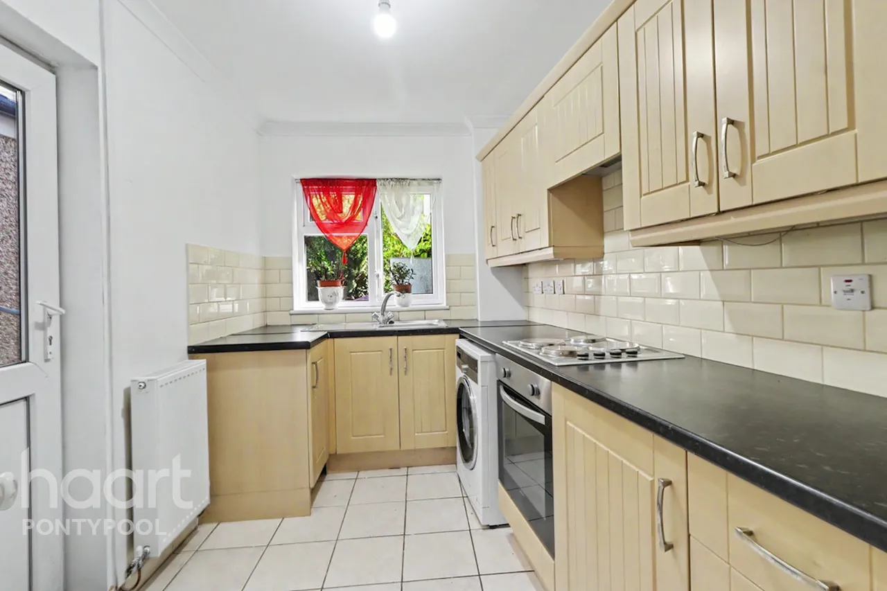 South Street, Pontypool, NP4, photo 5