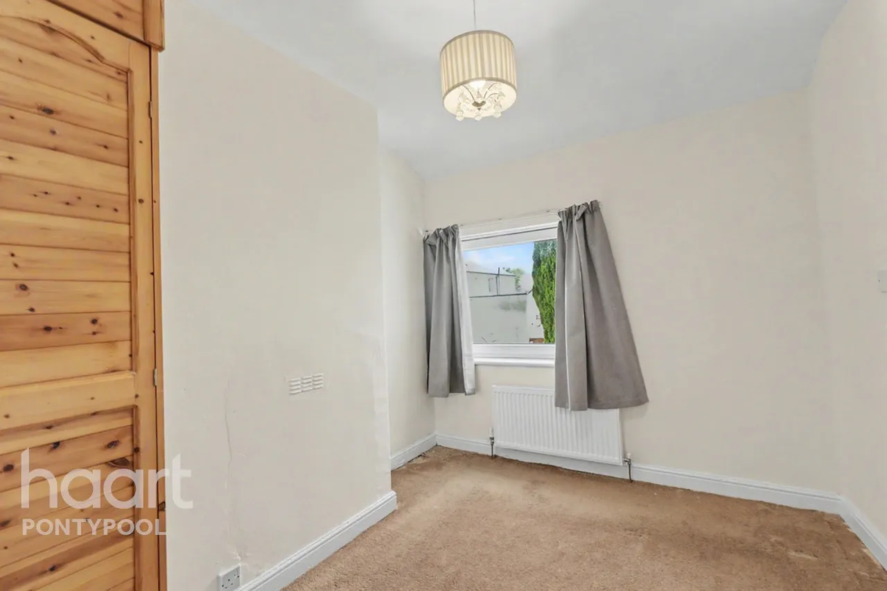 South Street, Pontypool, NP4, photo 13