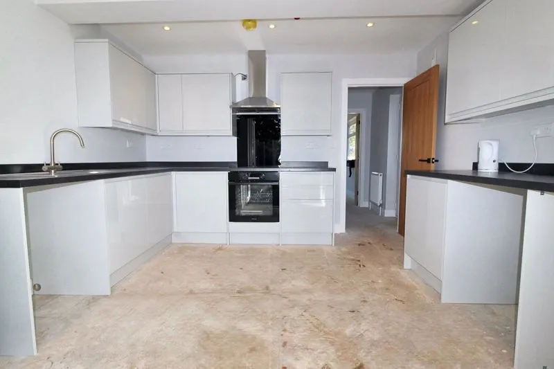 By The Wood Calmore, Southampton SO40 2FQ, photo 2